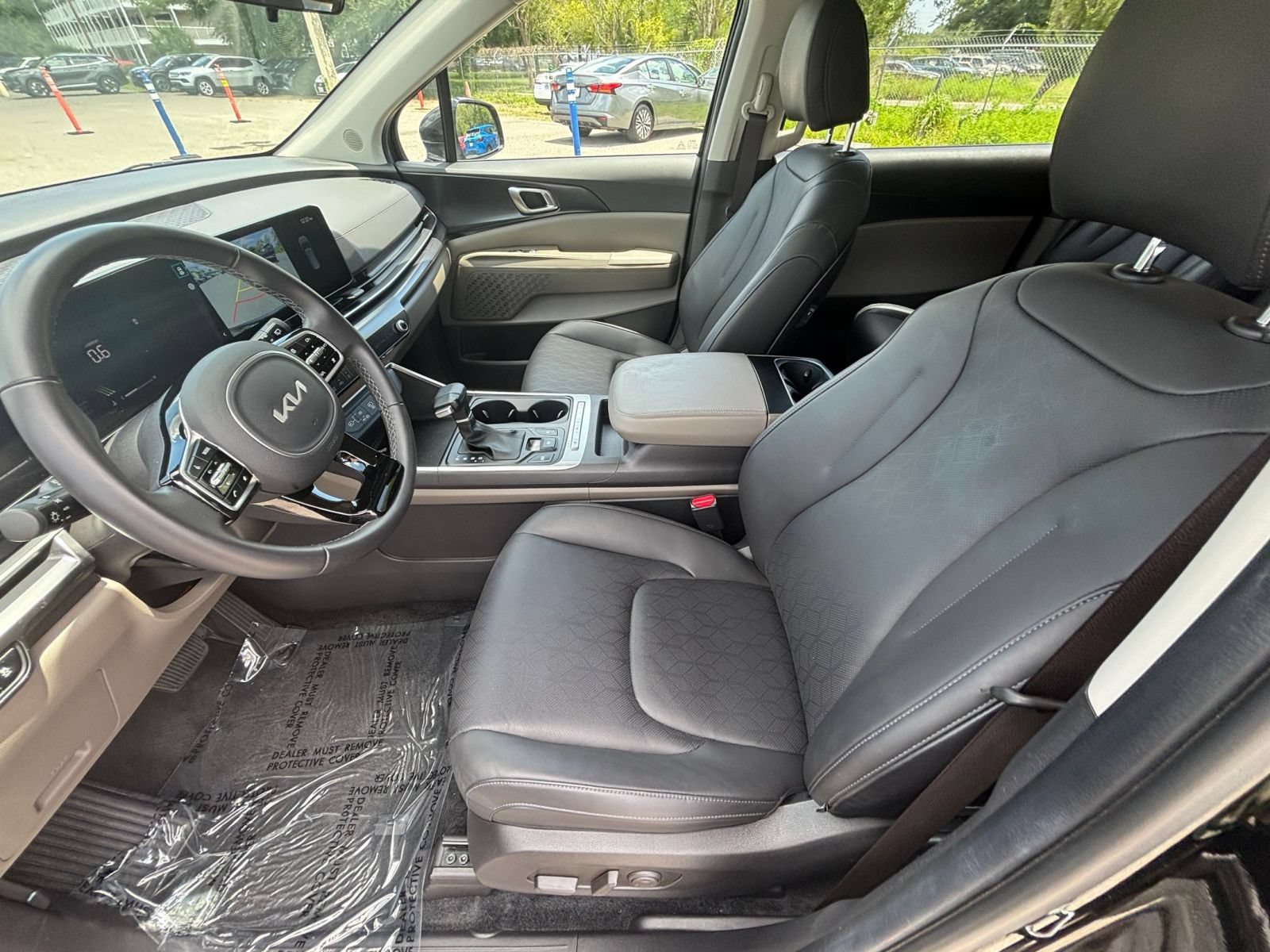 Used 2026 Kia Carnival FWD image 29