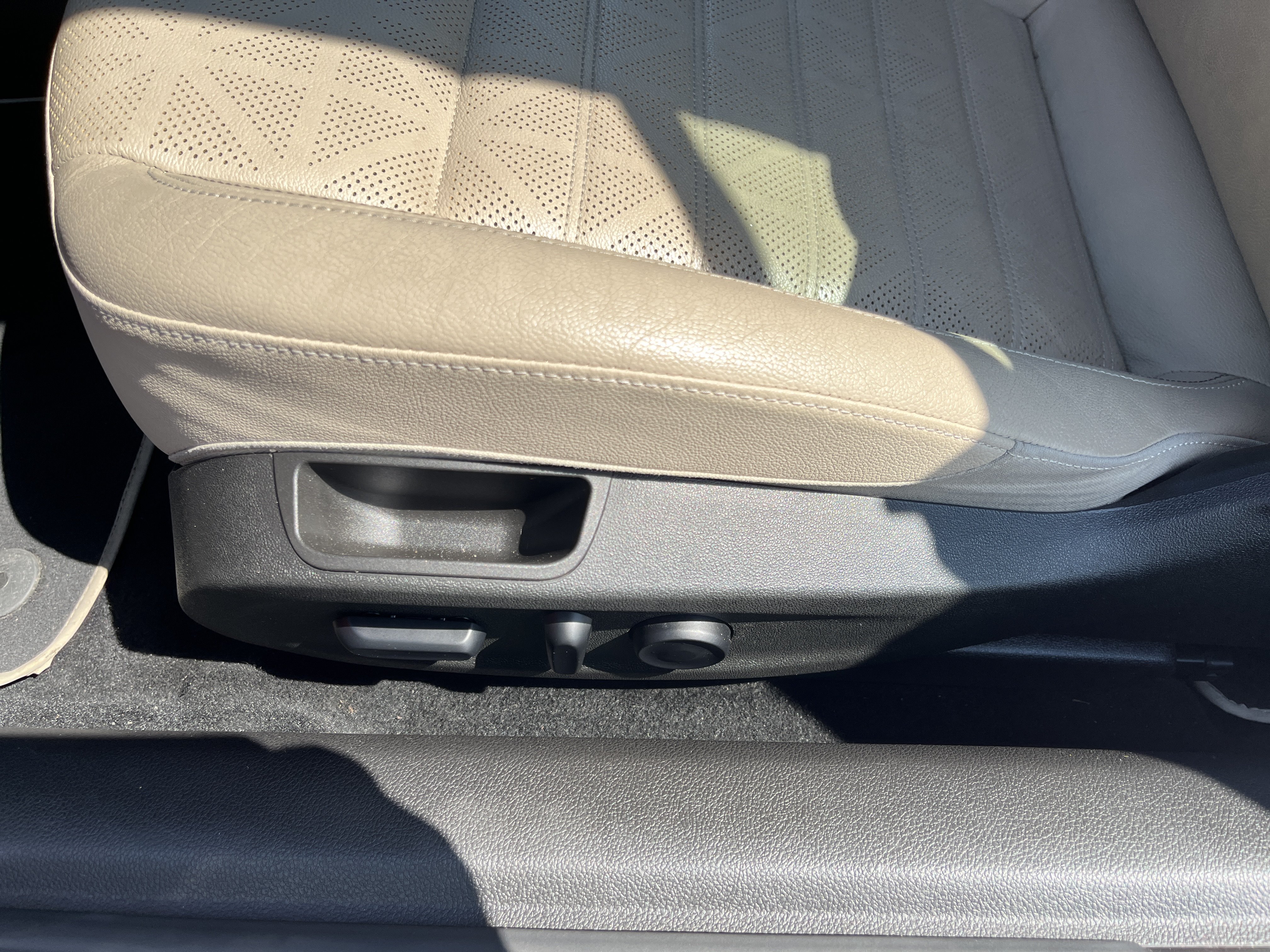 Used 2019 Buick Cascada Sport Touring FWD image 15