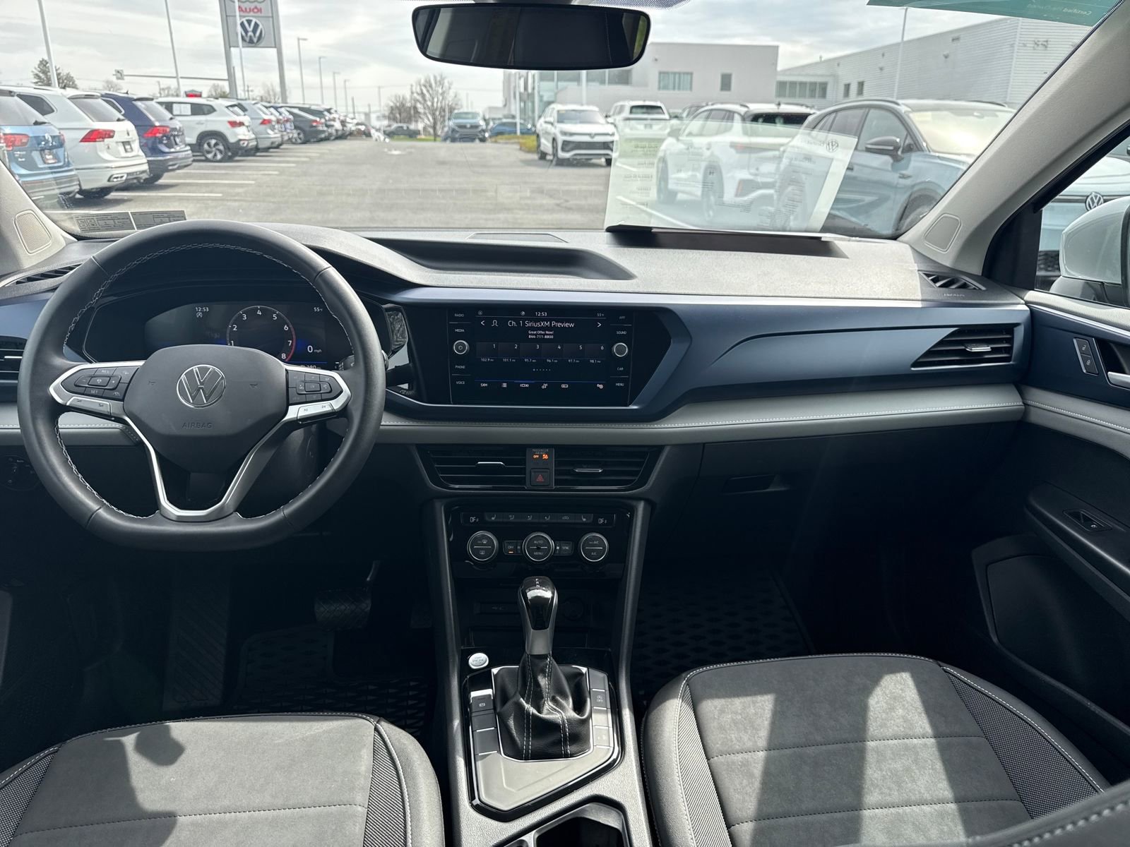 Certified 2024 Volkswagen Taos SE image 20