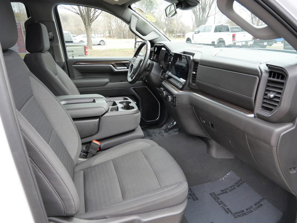 Used 2025 Chevrolet Silverado 1500 LT w/ Work Truck Package AWD/4WD image 17