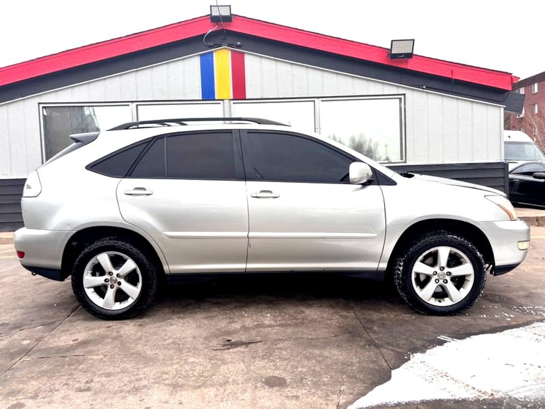 Used 2005 Lexus RX 330 AWD w/ Premium Plus Pkg image 4