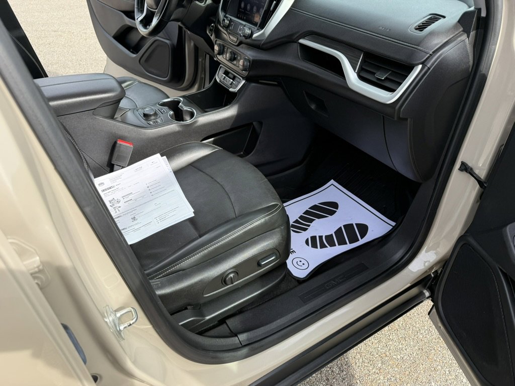 Used 2023 GMC Terrain SLT w/ Tech Package AWD/4WD image 18