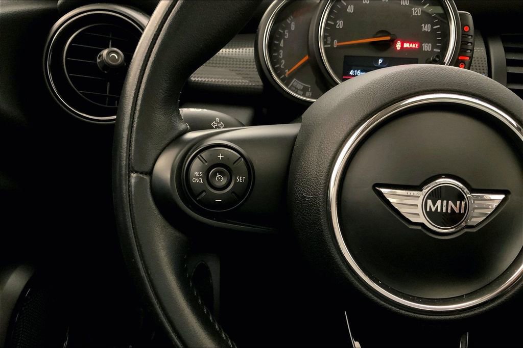 Used 2016 MINI Cooper 2-Door Hardtop image 17