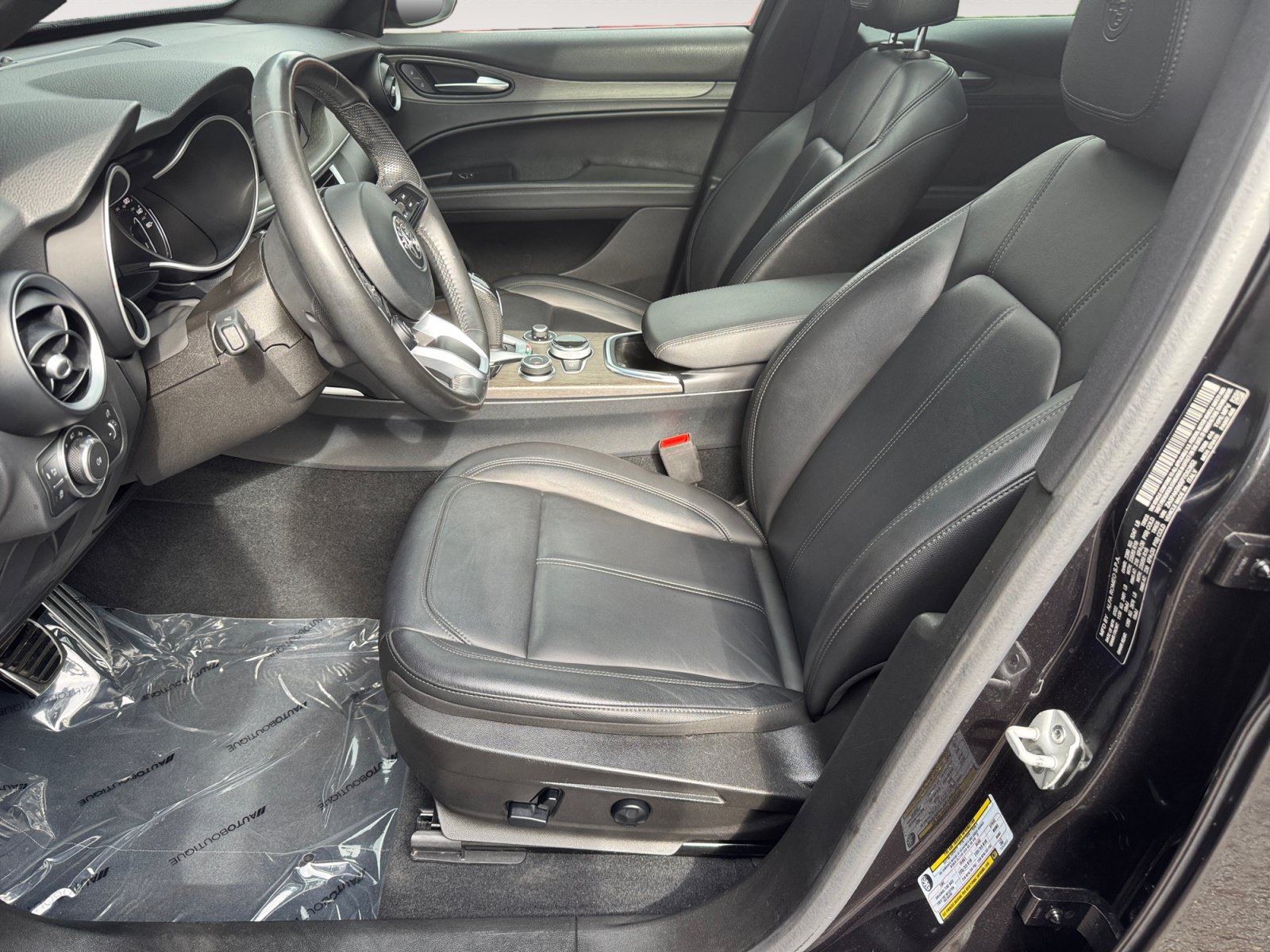 Used 2023 Alfa Romeo Stelvio Ti w/ Active Assist Plus Package AWD/4WD image 9