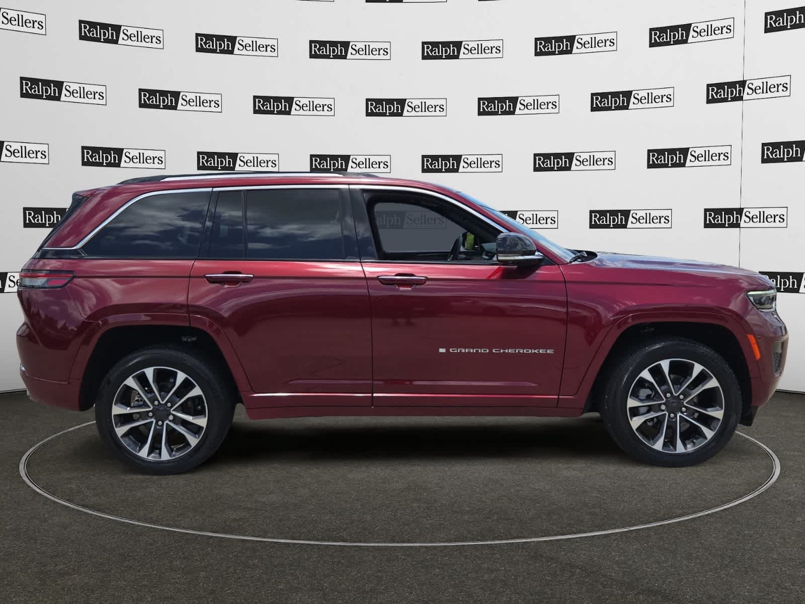 Certified 2023 Jeep Grand Cherokee Overland w/ Adv Protech Group III RWD image 6
