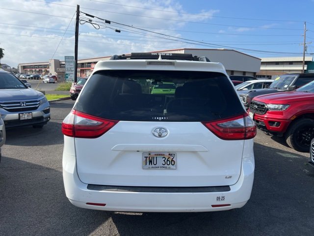 Used 2020 Toyota Sienna LE image 5