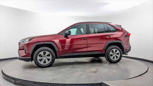 Used 2021 Toyota RAV4 LE AWD/4WD image 3