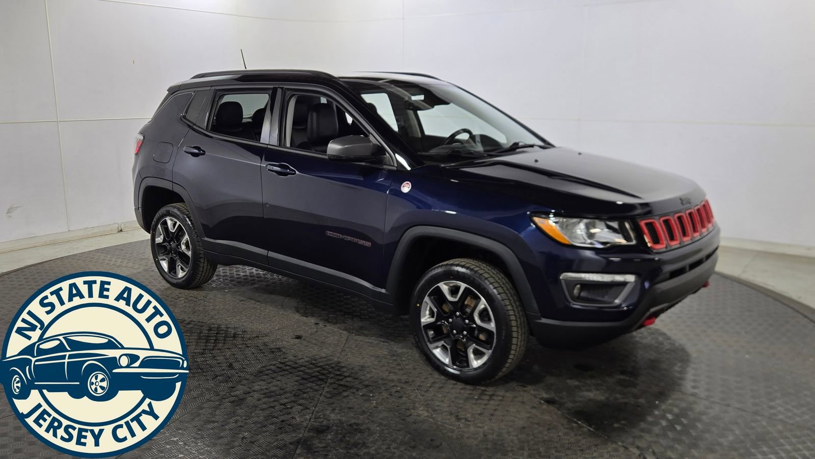 Used 2018 Jeep Compass Trailhawk w/ Leather Interior Group AWD/4WD image 9