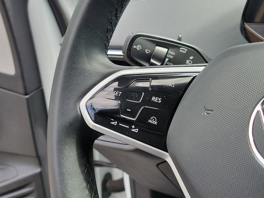 Used 2024 Volkswagen ID.4 Pro image 25