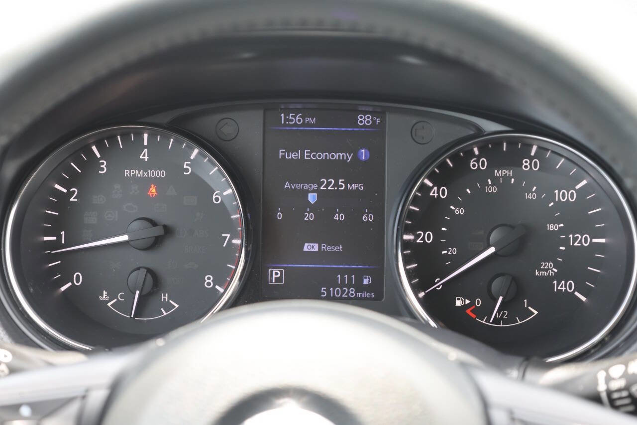 Used 2018 Nissan Rogue SV image 19