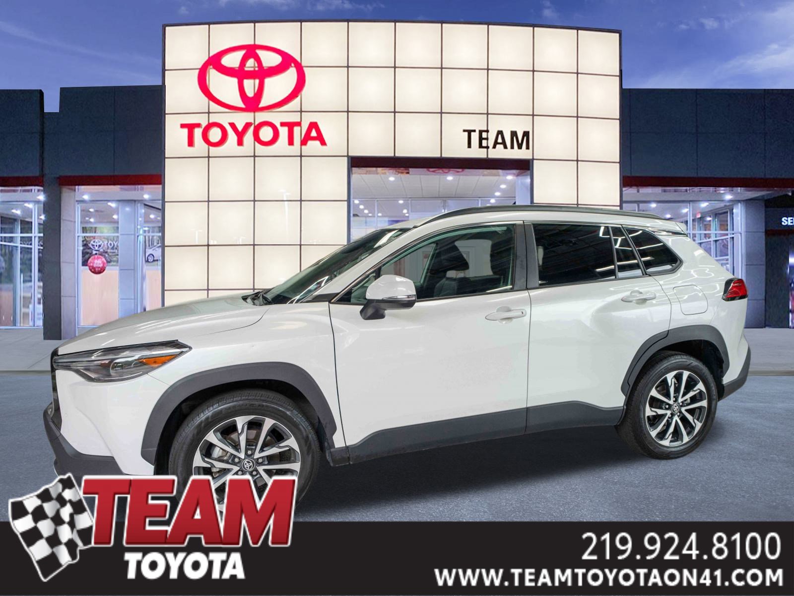 Used 2023 Toyota Corolla Cross XLE image 1