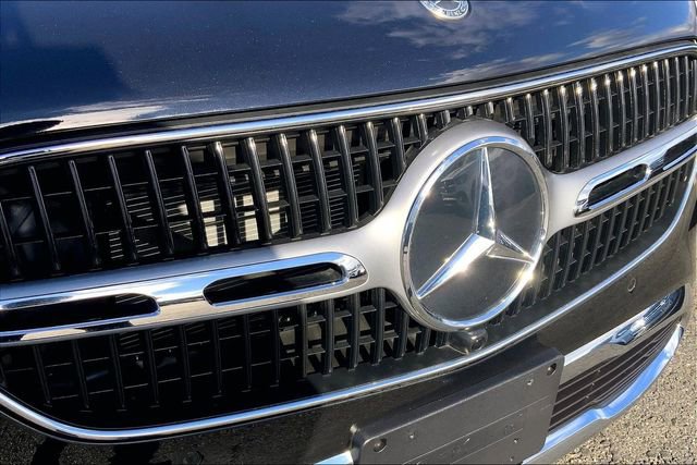 Used 2025 Mercedes-Benz GLC 300 4MATIC image 26