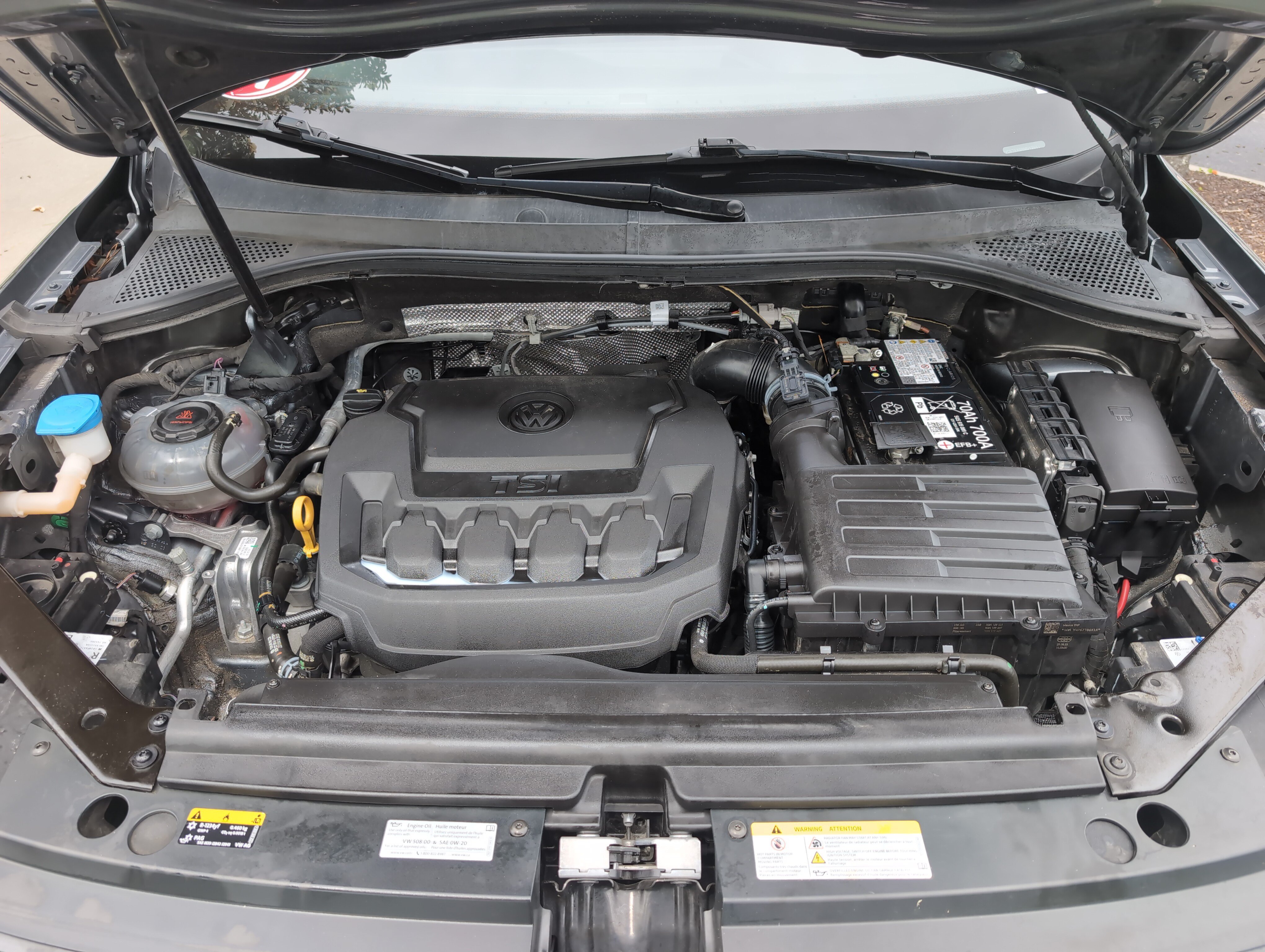 Used 2024 Volkswagen Tiguan SE R-Line FWD image 33