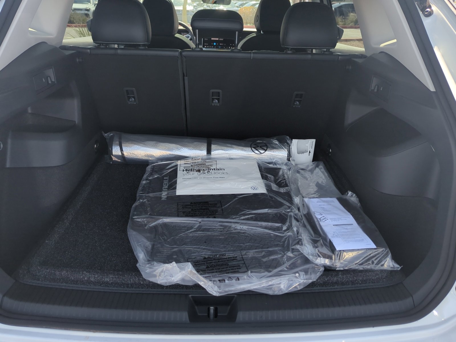 New 2025 Volkswagen Tiguan SE image 29