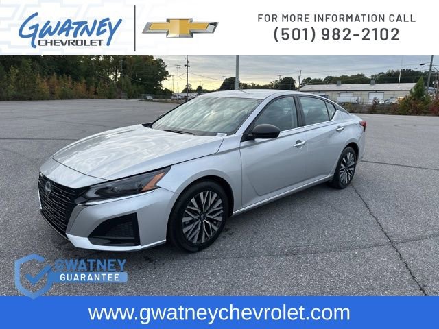 Used 2024 Nissan Altima 2.5 SV