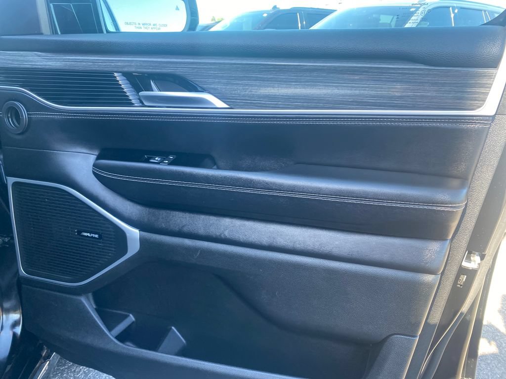 Used 2024 Jeep Wagoneer Series II w/ Flexible Seating Group RWD image 20