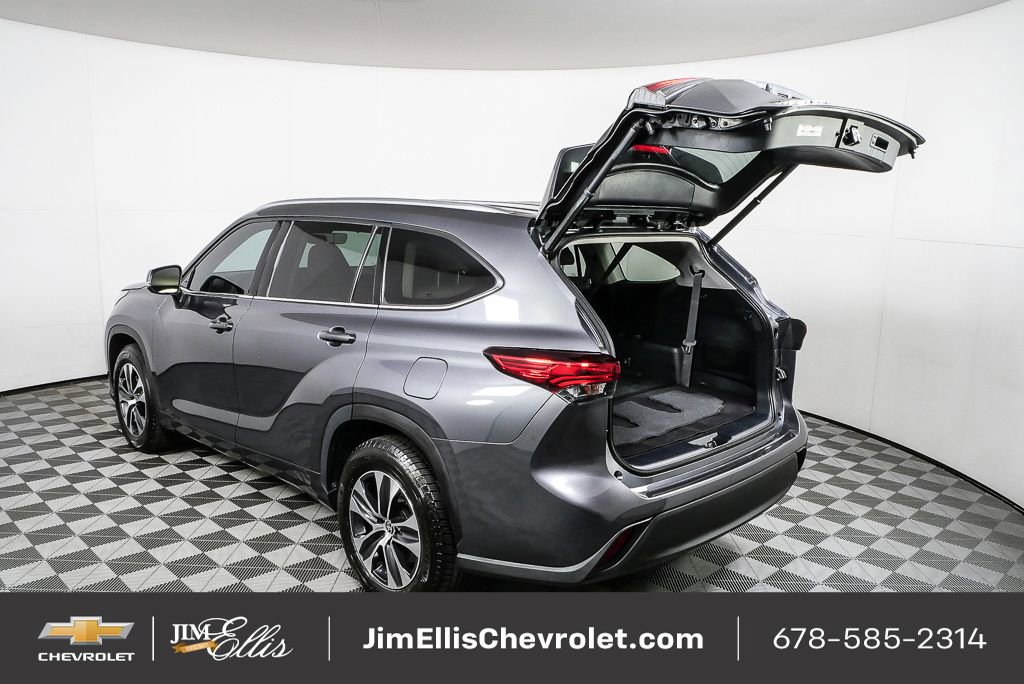 Used 2020 Toyota Highlander XLE image 35