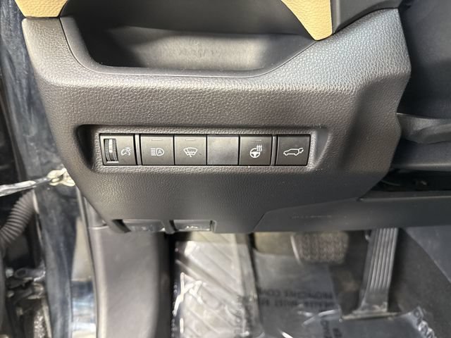 Used 2019 Toyota RAV4 XLE Premium w/ Cold Weather Package AWD/4WD image 14