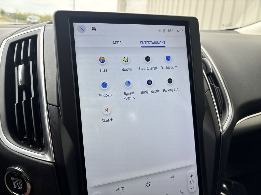 Used 2024 Ford Edge Titanium image 36