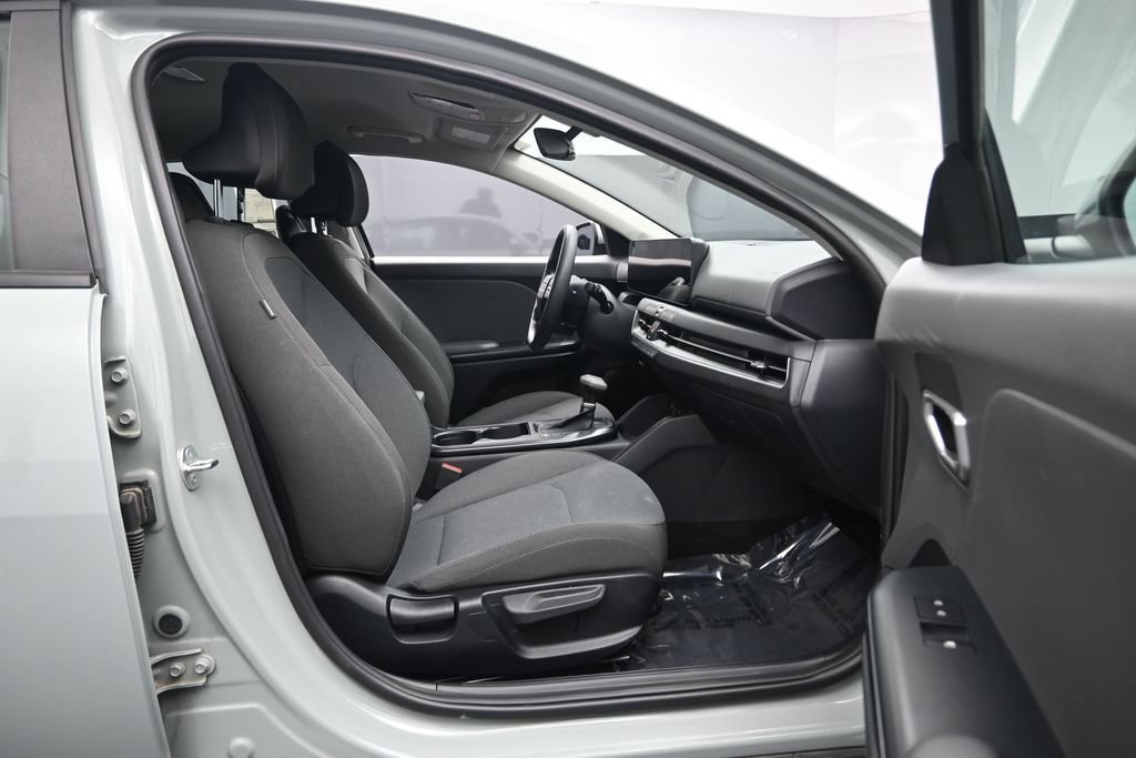 Used 2025 Kia K4 FWD image 27