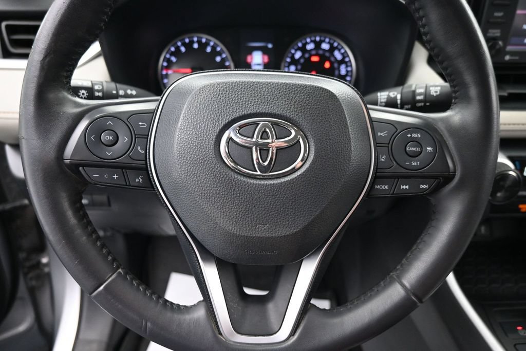Used 2021 Toyota RAV4 XLE AWD/4WD image 21