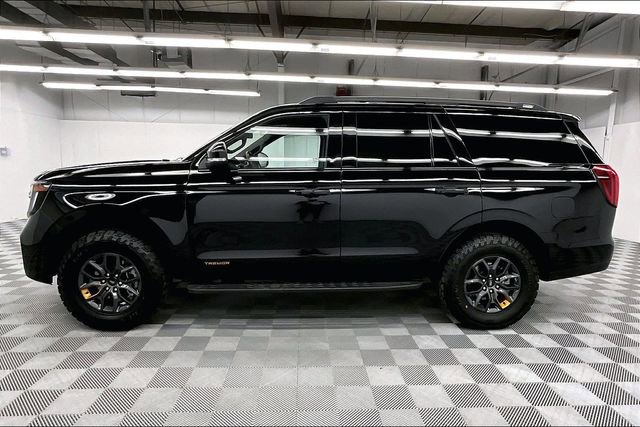 Used 2025 Ford Expedition Tremor AWD/4WD image 13