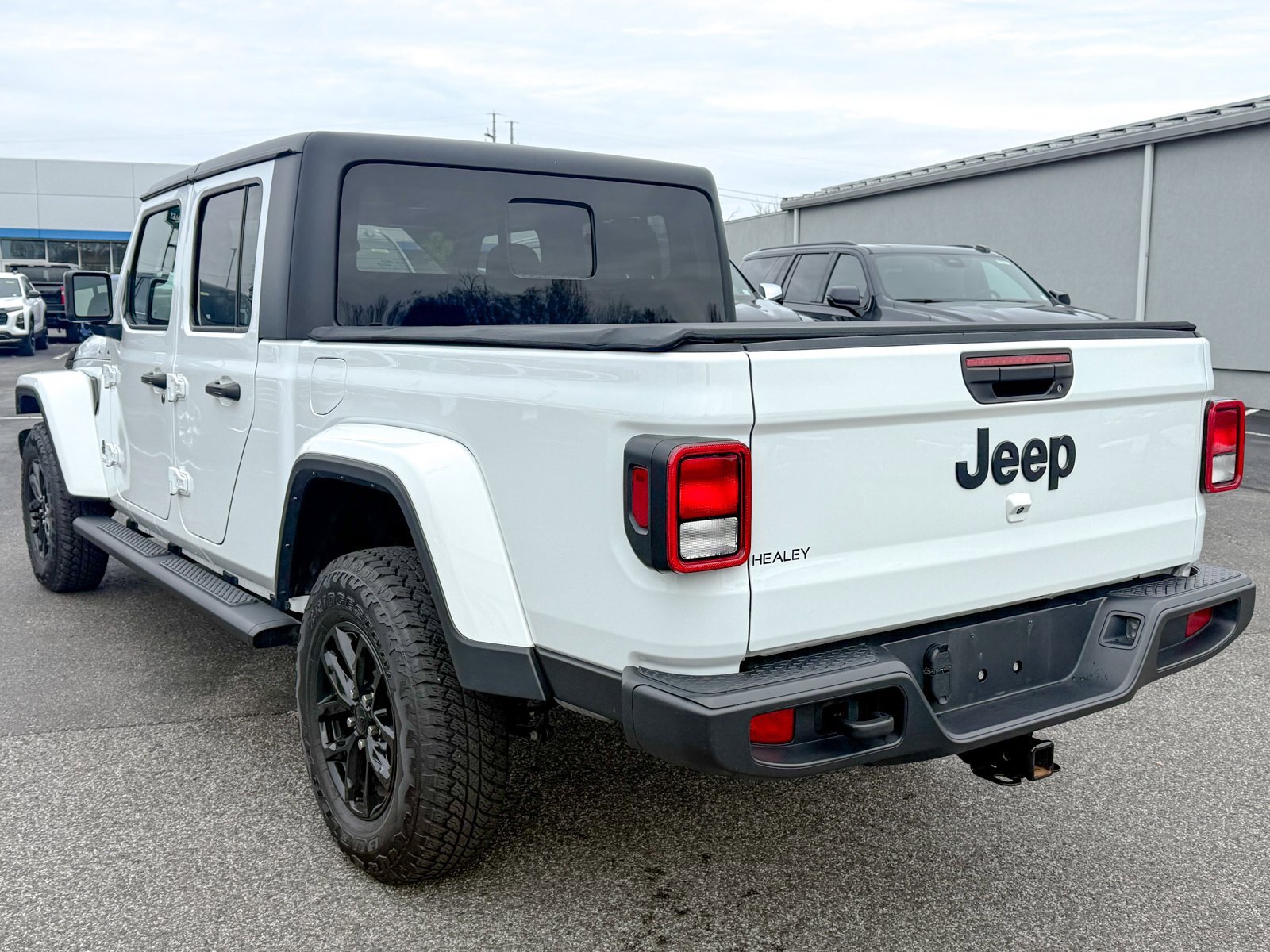 Used 2022 Jeep Gladiator Sport image 5