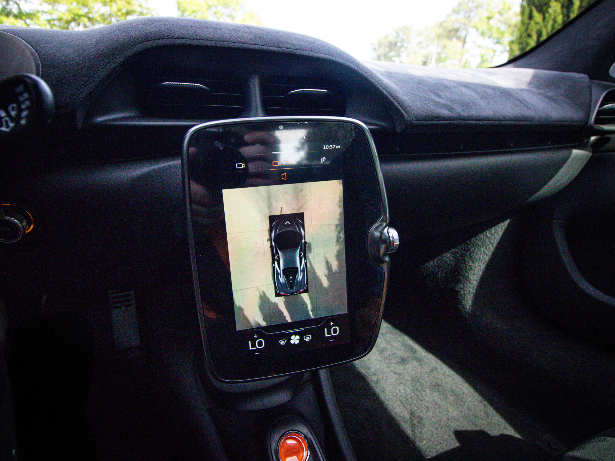 Used 2025 McLaren Artura RWD image 26