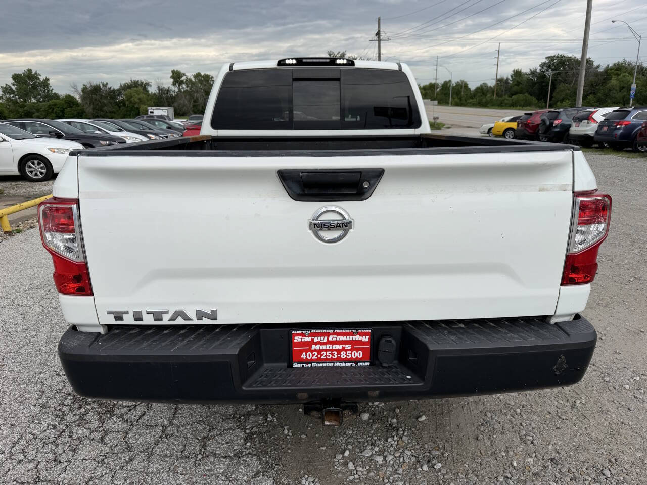 Used 2017 Nissan Titan S AWD/4WD image 4