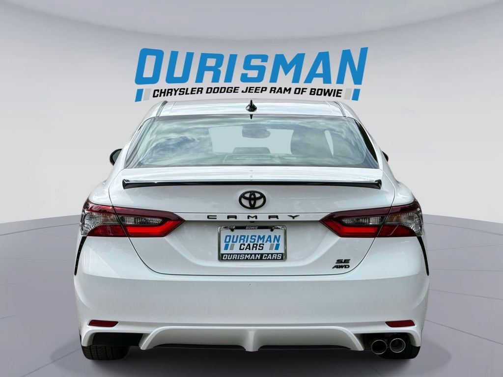 Used 2023 Toyota Camry SE AWD/4WD image 3