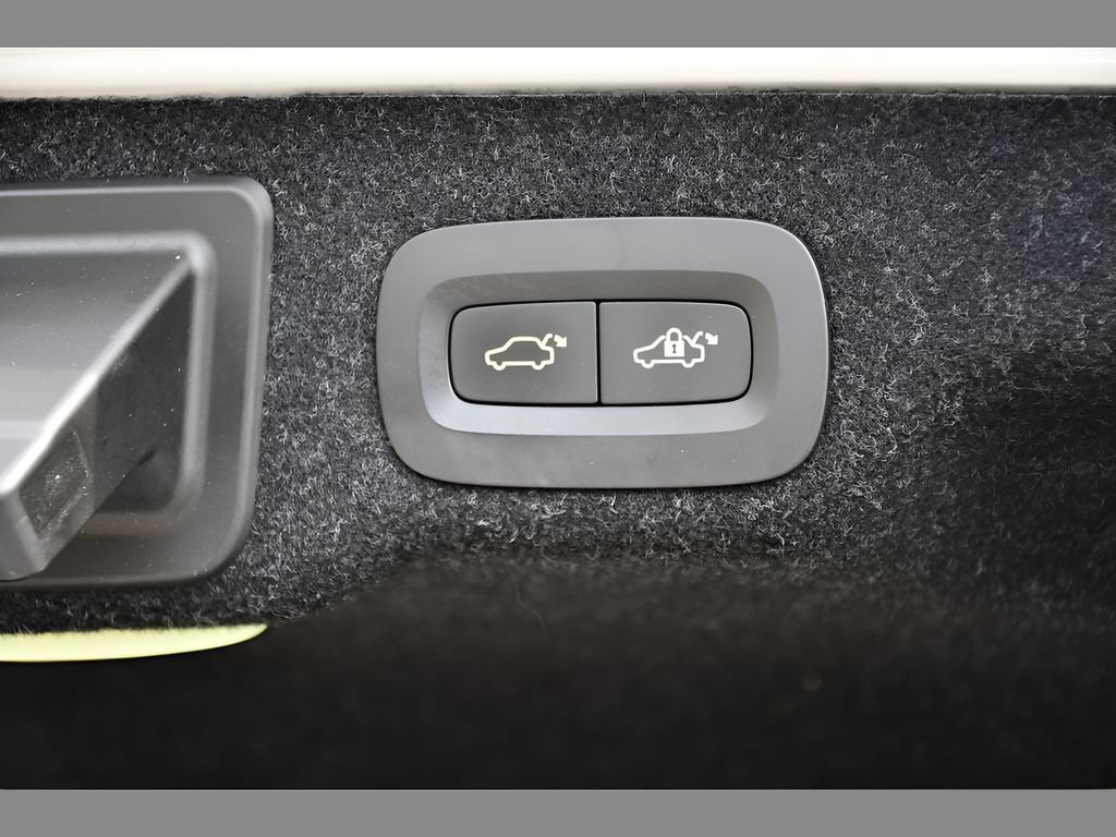 Used 2018 Volvo S90 T5 Momentum w/ Convenience Package FWD image 26