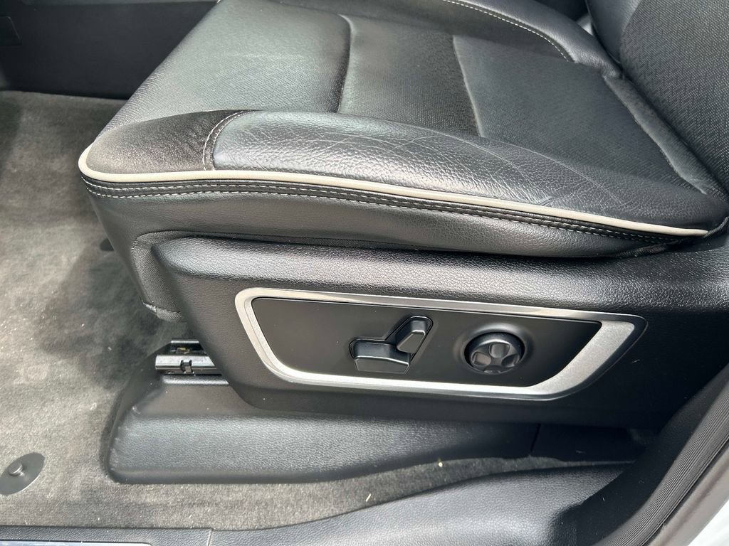 Used 2019 RAM 1500 Laramie w/ Sport Appearance Package image 23