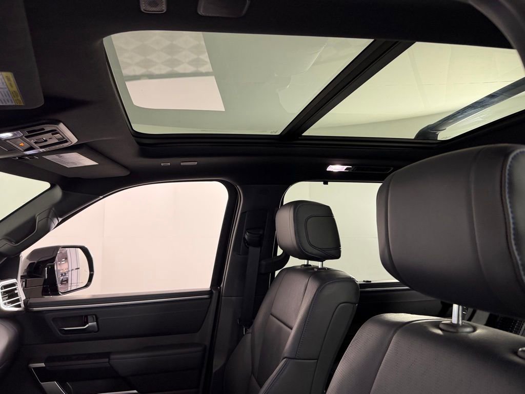 Used 2025 Toyota Sequoia Platinum image 23