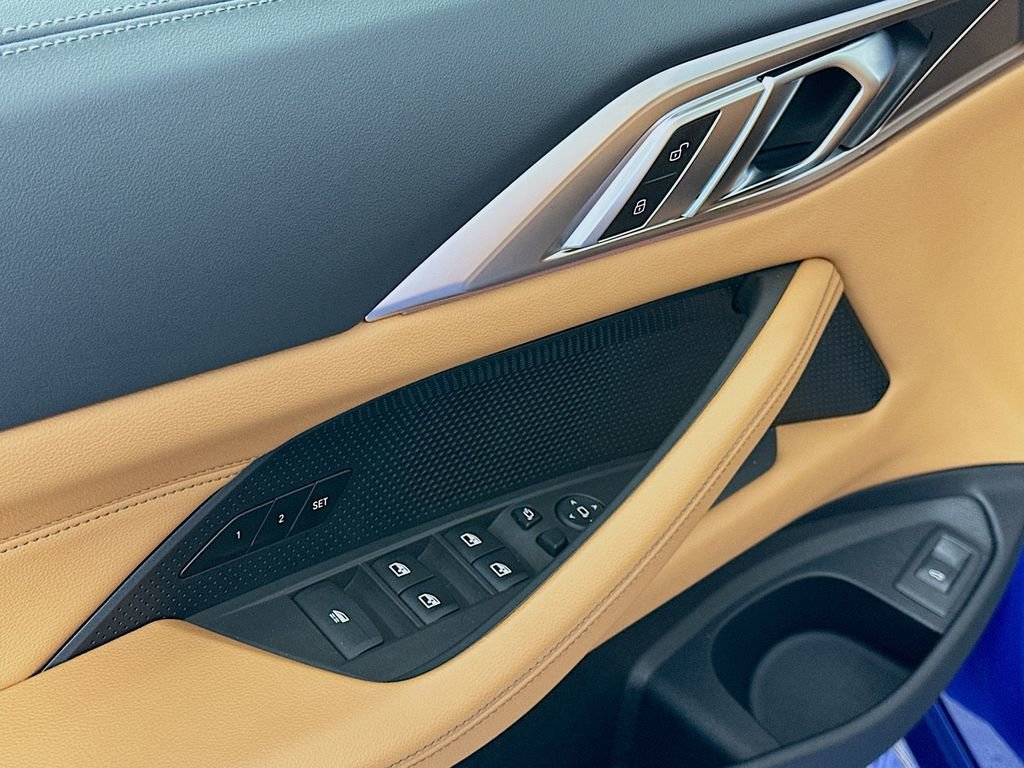 Used 2025 BMW 430i Convertible w/ M Sport Package image 18