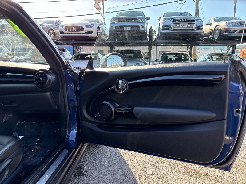 Used 2014 MINI Cooper 2-Door Hardtop image 12