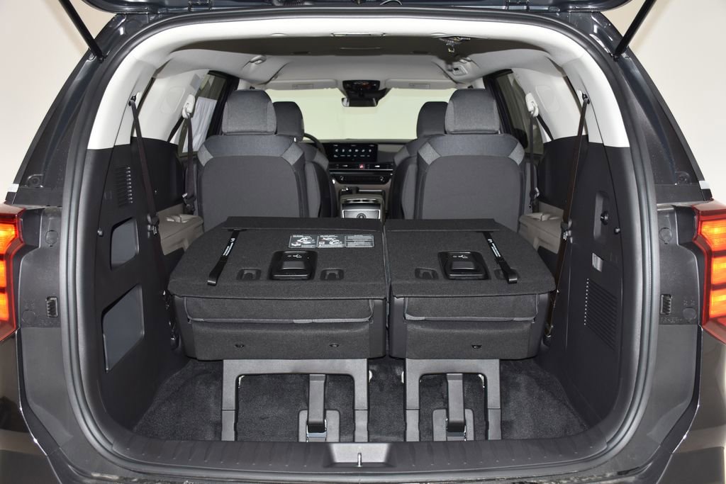 New 2026 Kia Carnival LX image 30