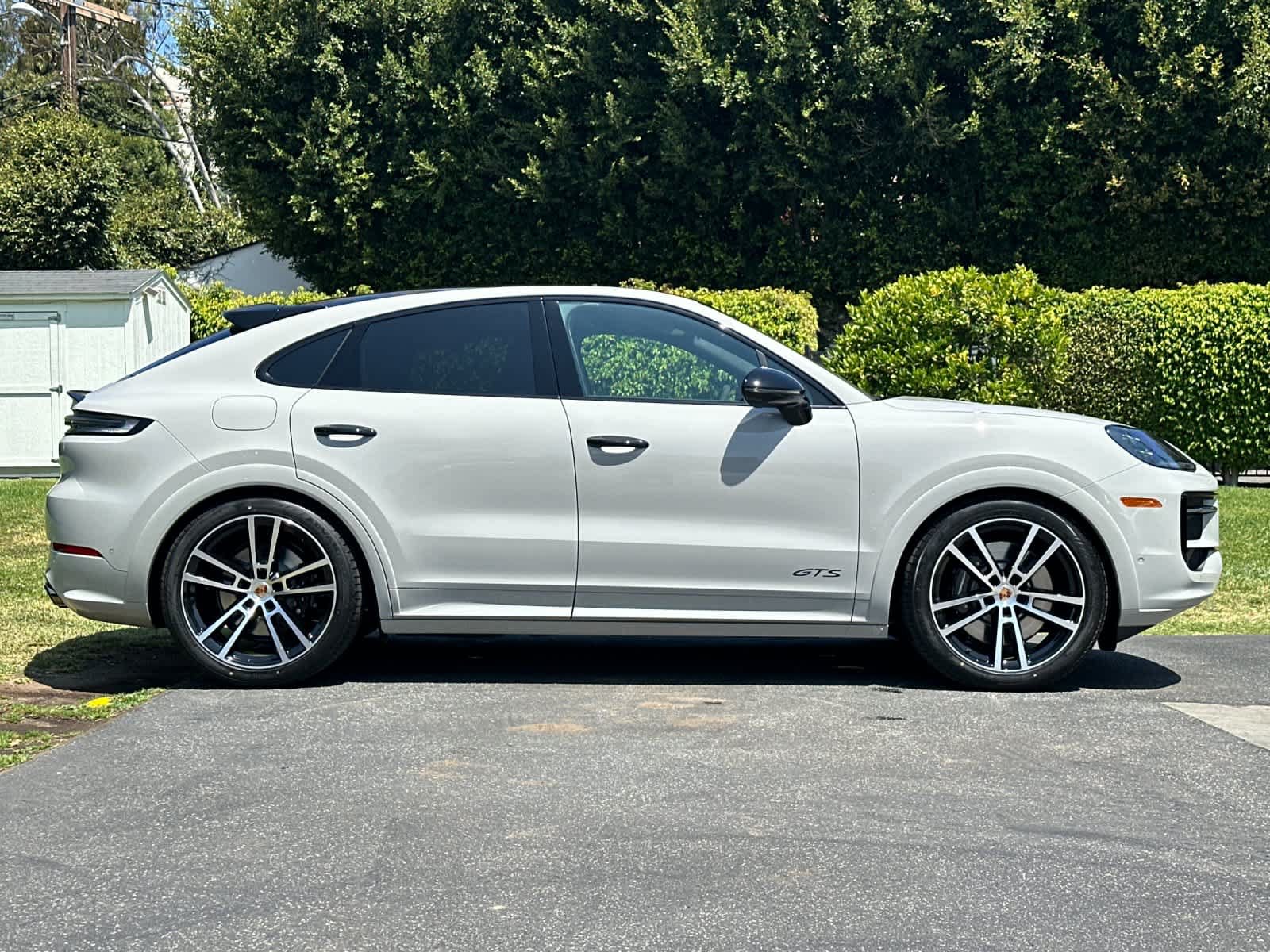 New 2026 Porsche Cayenne GTS AWD/4WD image 9