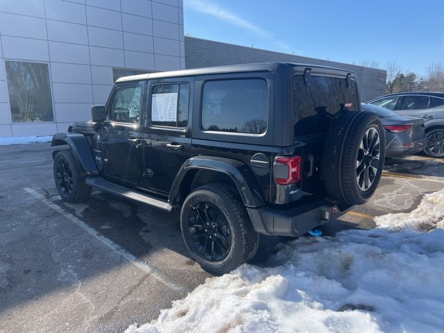 Used 2023 Jeep Wrangler Unlimited Sahara w/ Cold Weather Group image 6