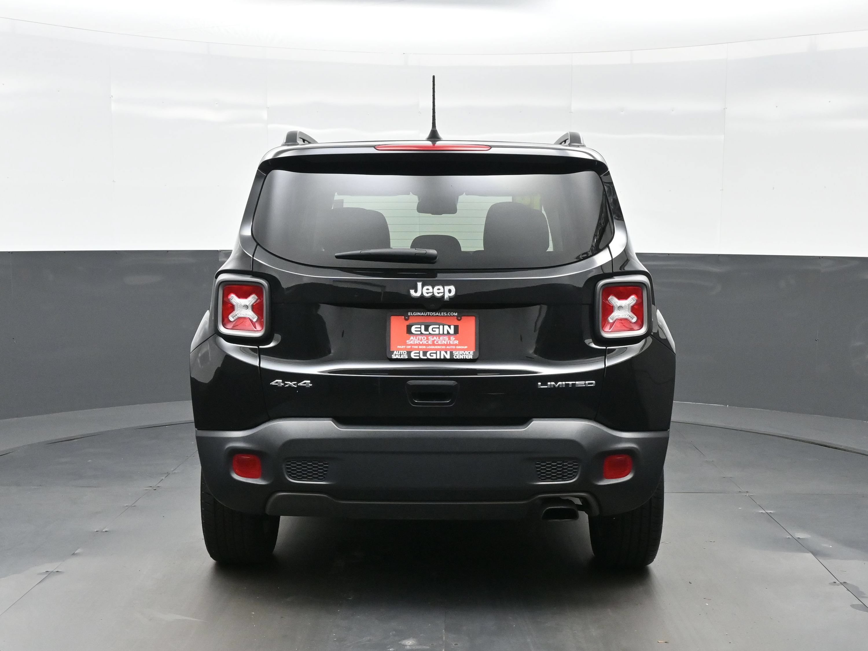 Used 2019 Jeep Renegade Limited w/ UConnect 8.4 Nav Group AWD/4WD image 5