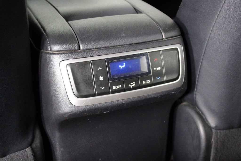 Used 2019 Toyota Highlander XLE w/ Protection Package #3 image 22