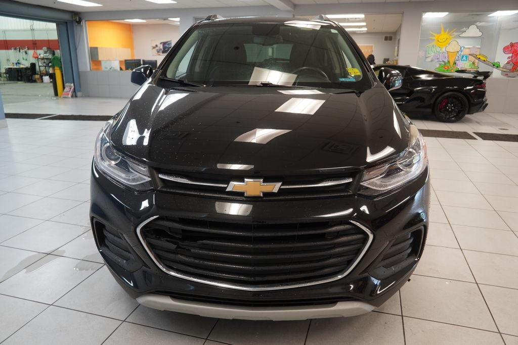 Used 2020 Chevrolet Trax LT w/ LT Convenience Package FWD image 14