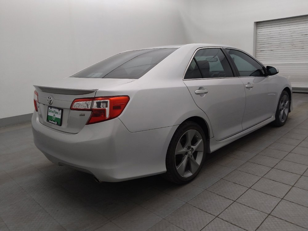 Used 2014 Toyota Camry SE image 10