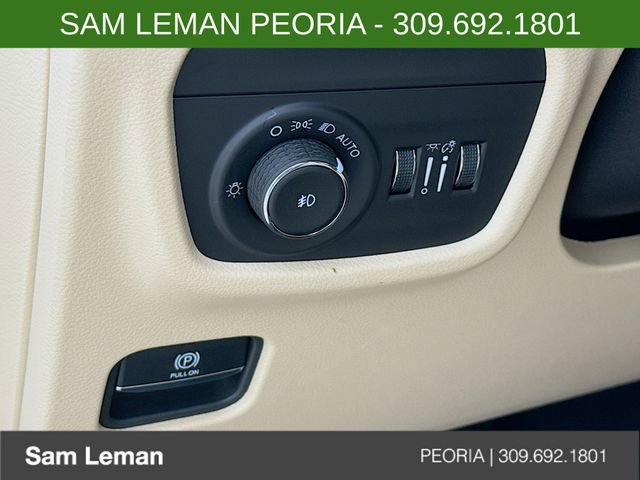 New 2025 Jeep Grand Cherokee Limited w/ Luxury Tech Group II image 10