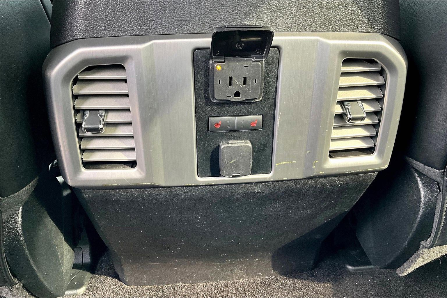 Used 2016 Ford F150 Platinum w/ Equipment Group 701A Luxury image 12