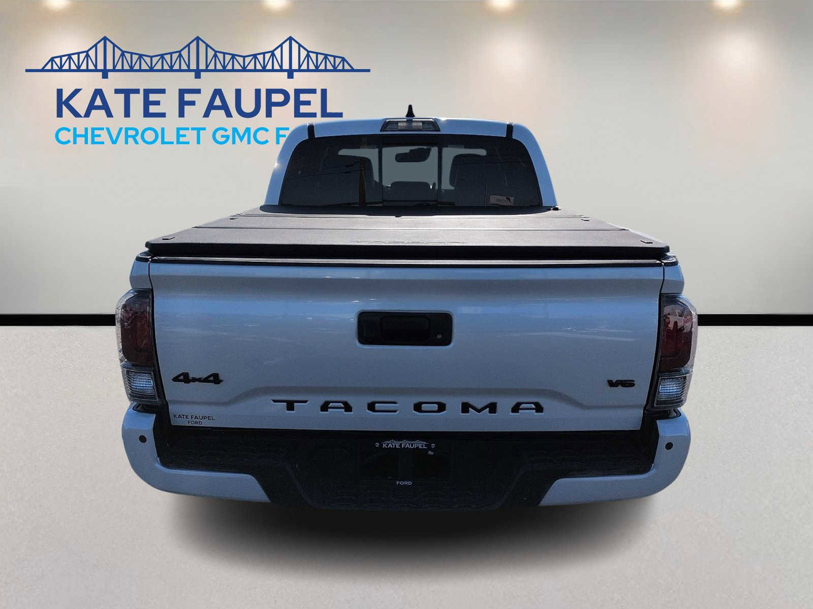 Used 2023 Toyota Tacoma Limited w/ Nightshade Package AWD/4WD image 6