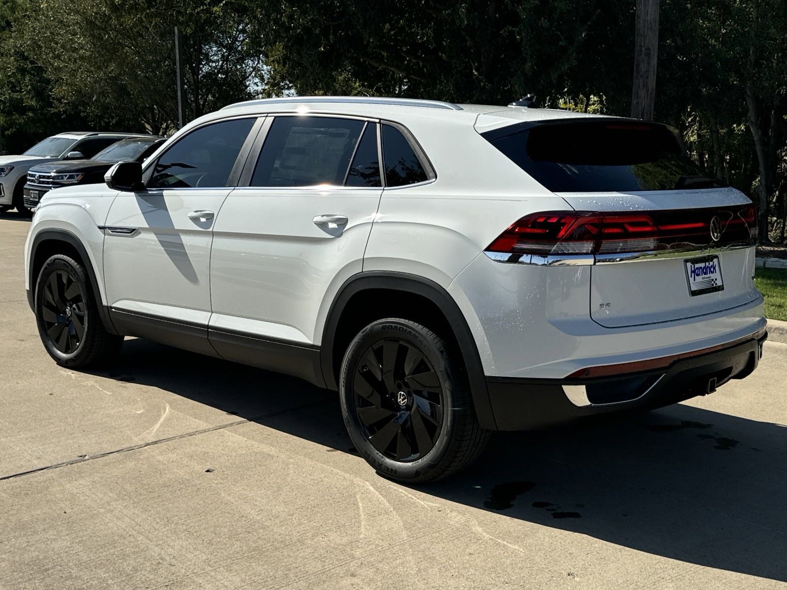 Certified 2026 Volkswagen Atlas Cross Sport SE FWD image 33