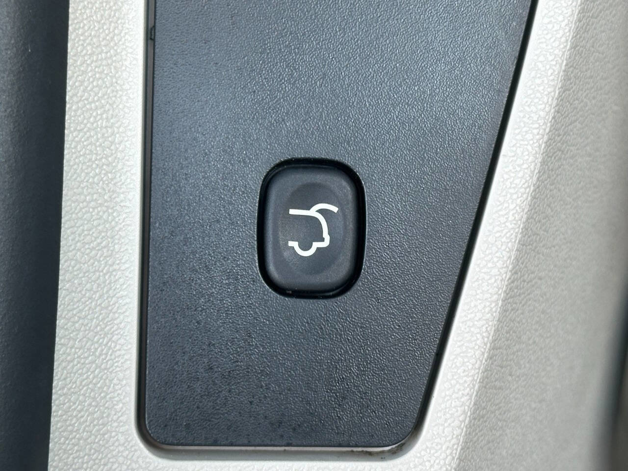 Used 2018 Dodge Grand Caravan SXT image 11