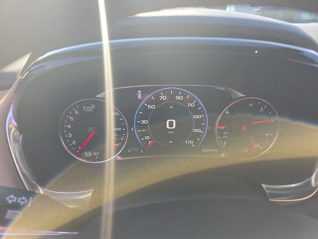 Used 2023 Chevrolet Traverse Premier FWD image 17