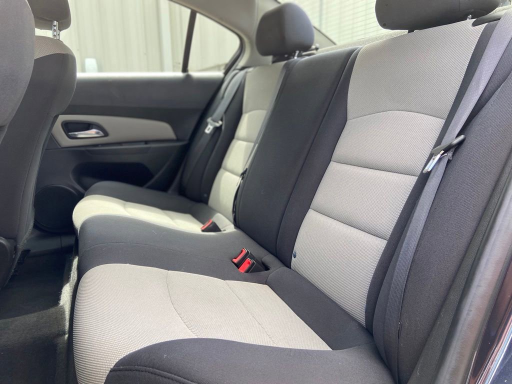 Used 2015 Chevrolet Cruze LS FWD image 18