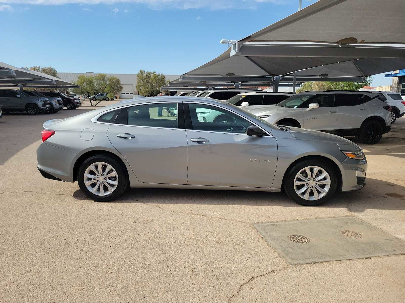 Used 2024 Chevrolet Malibu LT FWD image 9